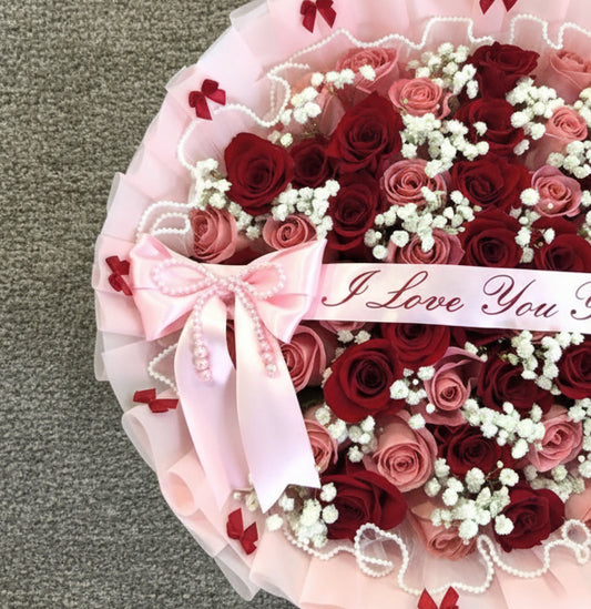 Vancouver Bouquet of red and pink roses
